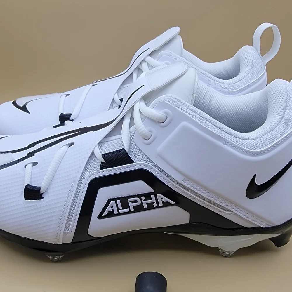 Nike Alpha Menace Pro 3 Low Detachable Football Cleats Men's Size 11 White Black